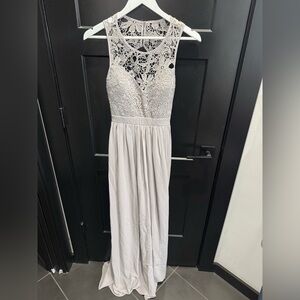 Chic Lace Top Maxi Dress in Soft Gray